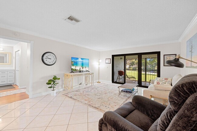 Foto del edificio - 9193 Pecky Cypress Ln