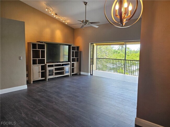 Foto del edificio - 7125 Lakeridge Ct