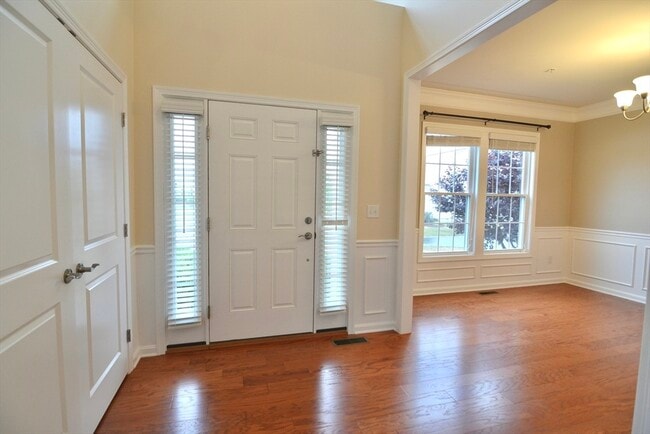 Foto del edificio - 8 Spicebush Ct