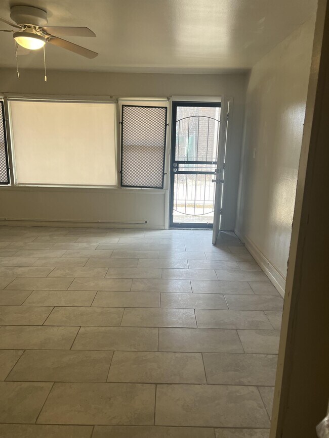 Foto del edificio - 1634 E 74th Pl