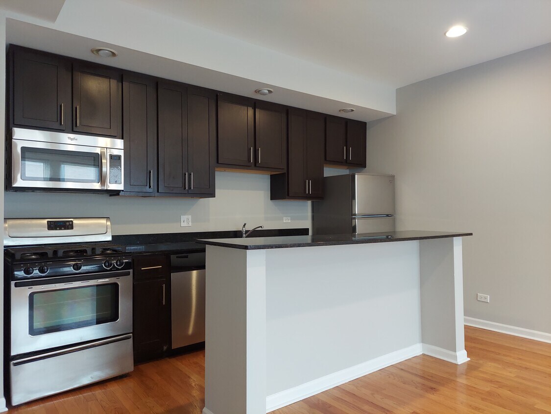 Foto principal - 4810 N Winchester Ave