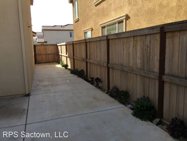 Foto del edificio - 4 br, 4 bath House - 10953 Merrick Way