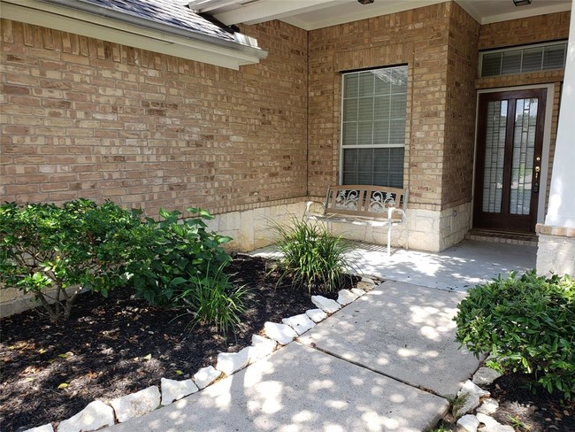 Building Photo - 17310 Canyon Knoll Dr