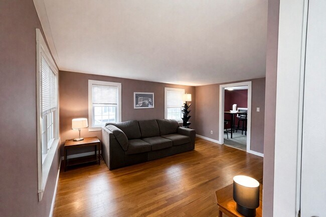 Foto del edificio - 30 Brookhaven Rd