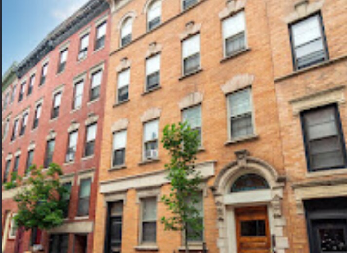 Primary Photo - 84 West Cedar St
