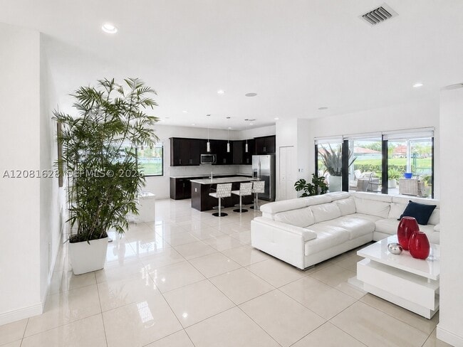 Foto del edificio - 23037 SW 108th Ct