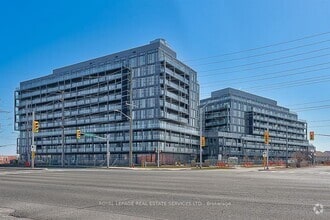 Building Photo - 510-3200 Dakota Cmn