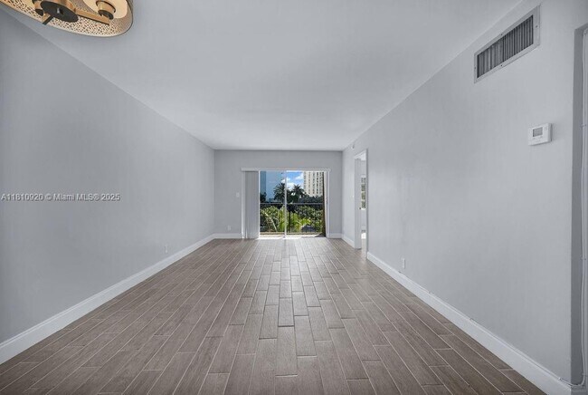 Foto del edificio - 4143 N Ocean Blvd
