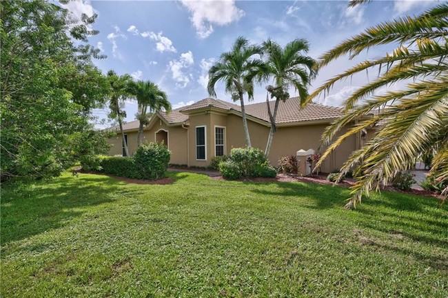 Building Photo - 3841 NW Willow Creek Dr