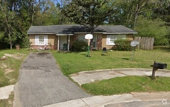 Building Photo - 853 Memory Ln