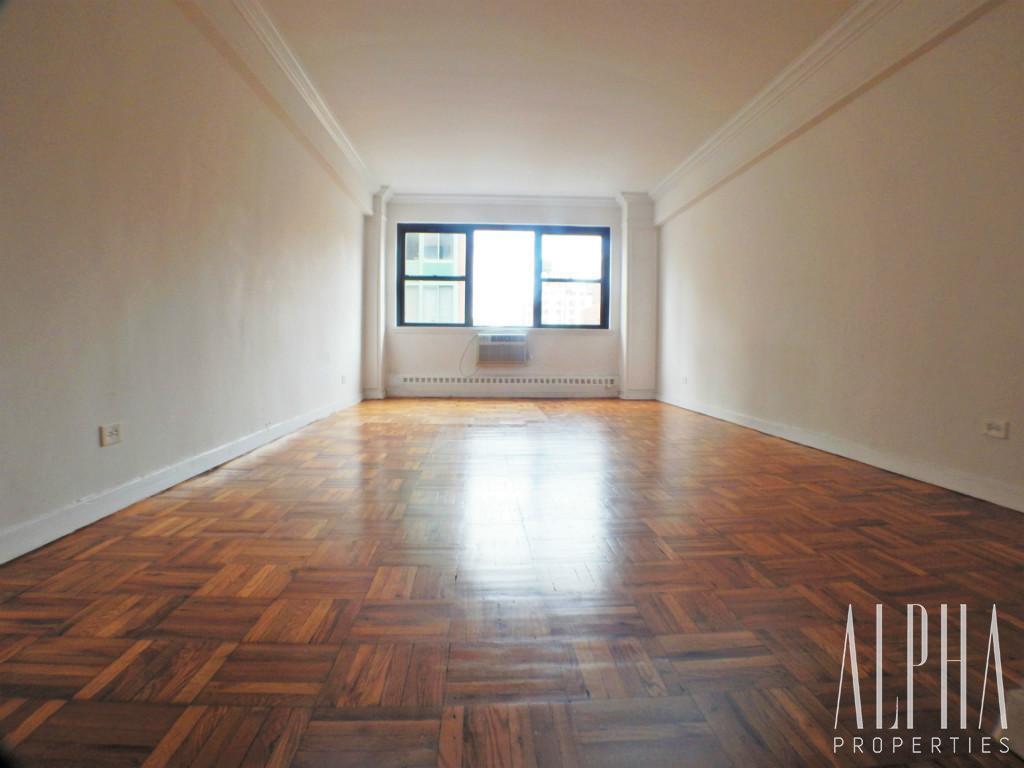 Foto principal - 169 E 69th St