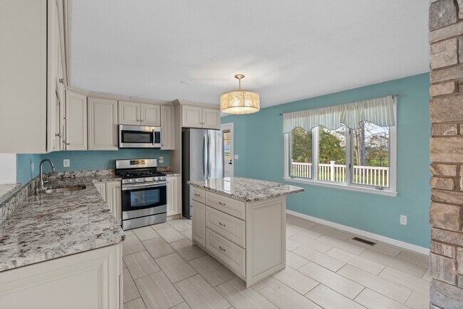 Building Photo - 127 Two Rod Hwy