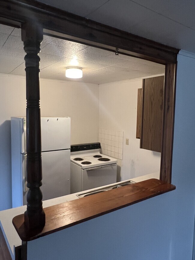 Building Photo - 10065 Main St