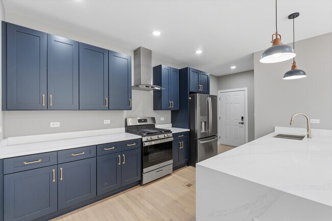 Foto del edificio - 7428 N Rogers Ave