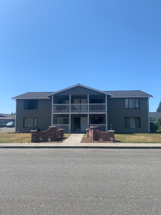 514 Main Pl Unit 201, Lynden, WA 98264 514 Main Pl Lynden, WA
