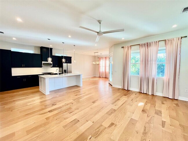 Foto del edificio - 6405 Keegans Dr