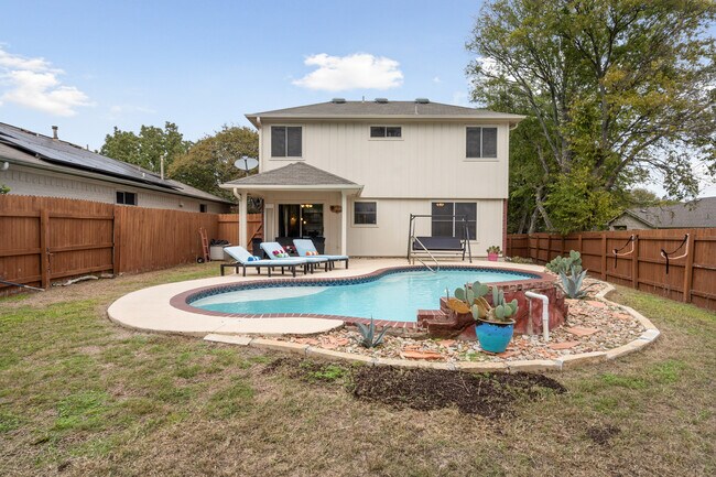 Building Photo - 1605 Thibodeaux Dr
