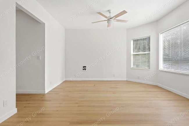 Photo - 2105 SE Stark St Townhome