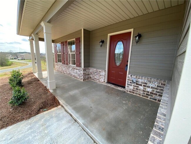 Building Photo - 712 Pinnacle Dr.