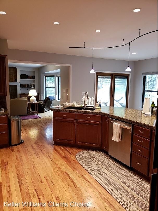 Building Photo - 4 br, 3.5 bath House - 250 Ravenglass Way