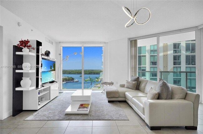 Foto del edificio - 250 Sunny Isles Blvd