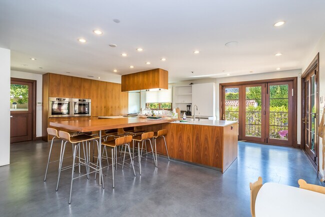 Foto del edificio - 604 Alta Dr