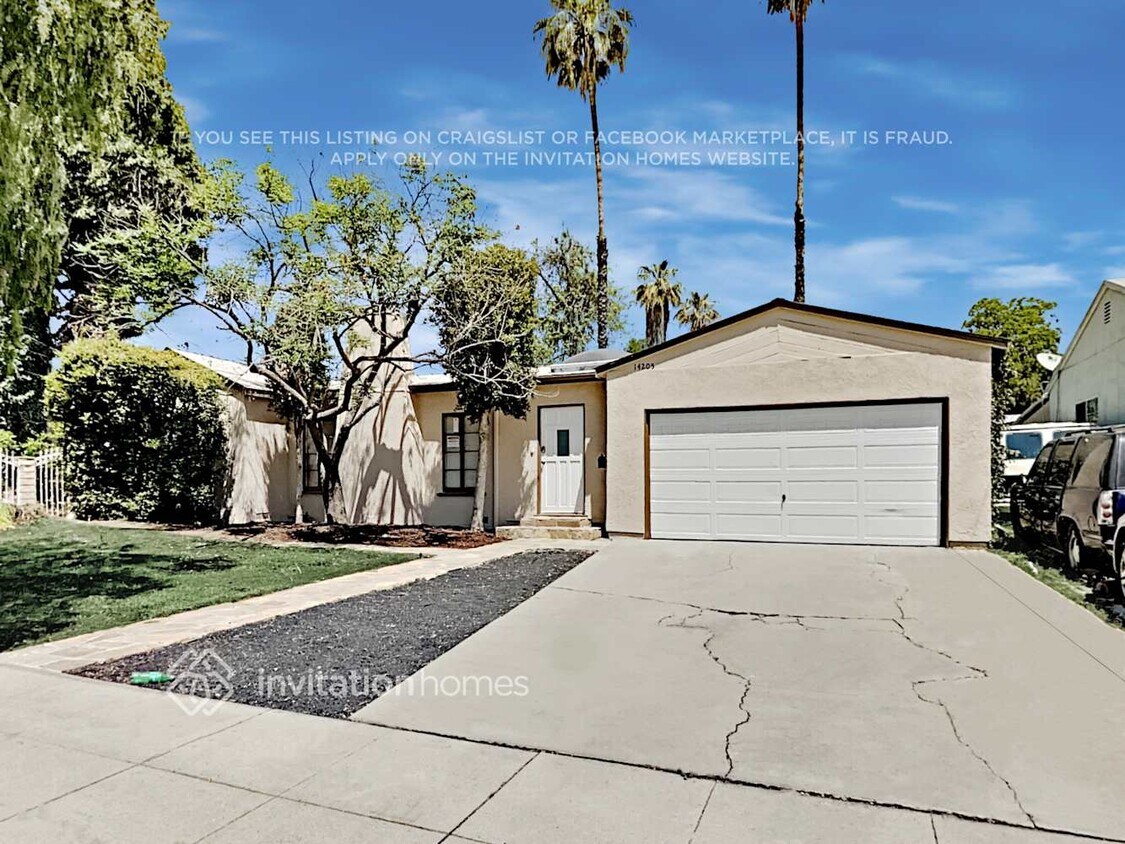 Foto principal - 14205 Haynes St