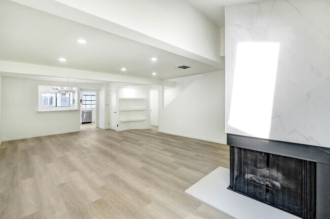 Building Photo - 18445 Hatteras St