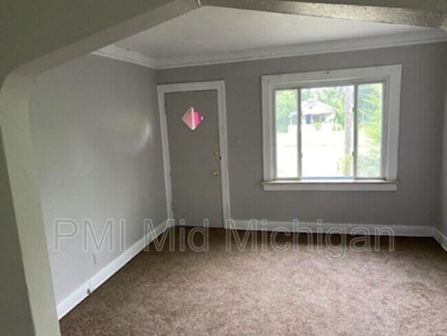 Building Photo - 633 W Flint Park Blvd