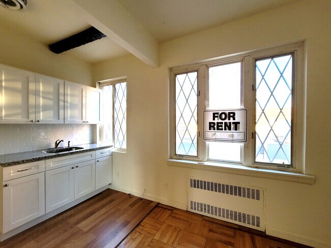 Foto del edificio - 2414 E 29th St