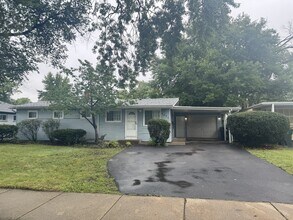 Building Photo - 1421 N Wilke Rd