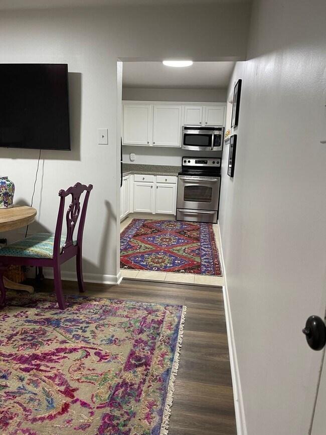 Building Photo - Stadium Village Furnished 1 Bedroom! Water, Trash, Electricity and Internet included!