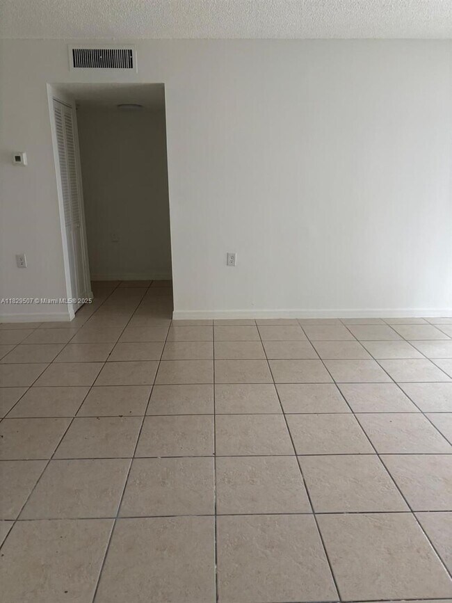 Foto del edificio - 19800 SW 103rd Ct