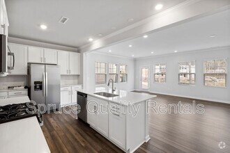 Building Photo - 1015 Red Wing Dr
