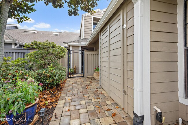 Foto del edificio - 106 Willow Pond Ln