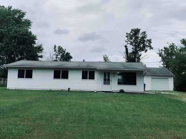 Building Photo - 2033 Summers Ave