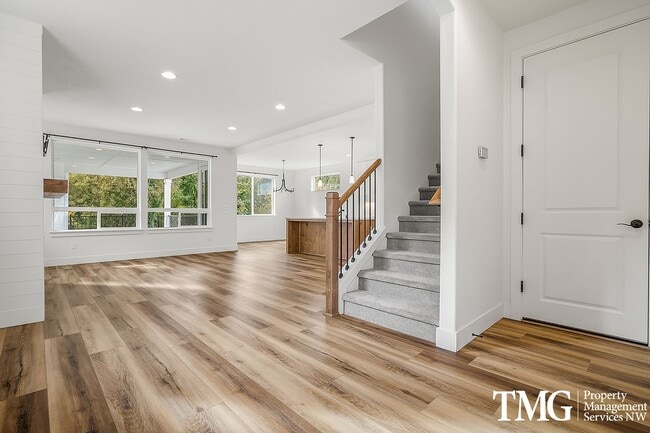 Building Photo - Beautiful Pet Friendly Home in Ridgefield ...