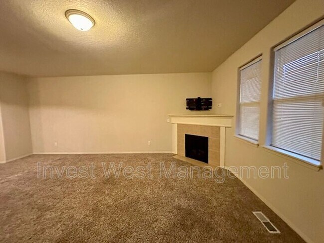 Foto del edificio - 1525 NE 87th Way