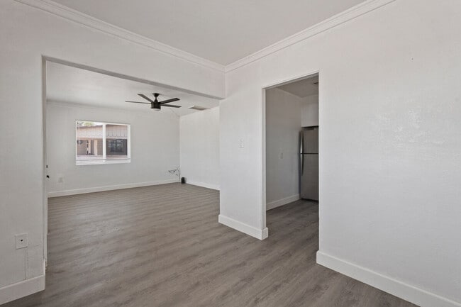Building Photo - 731 W Pepper Pl