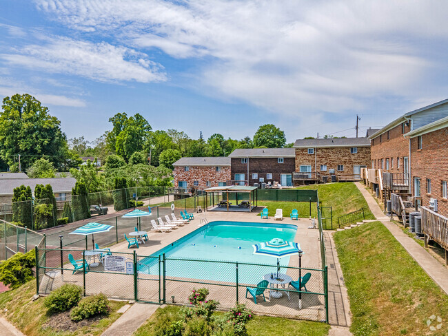 Piscina para residentes - Mark Allen Townhomes