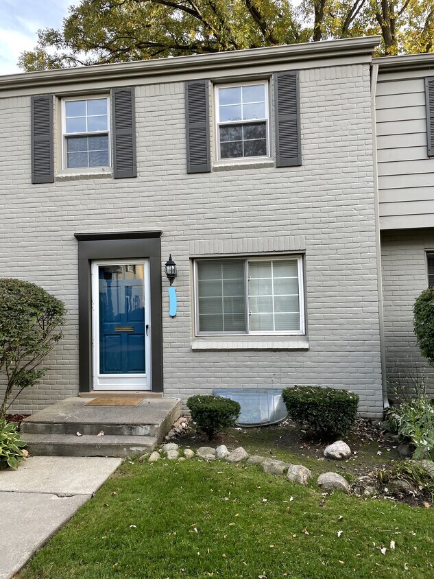 1671 Graefield Rd, Birmingham, MI 48009 Townhome Rentals in
