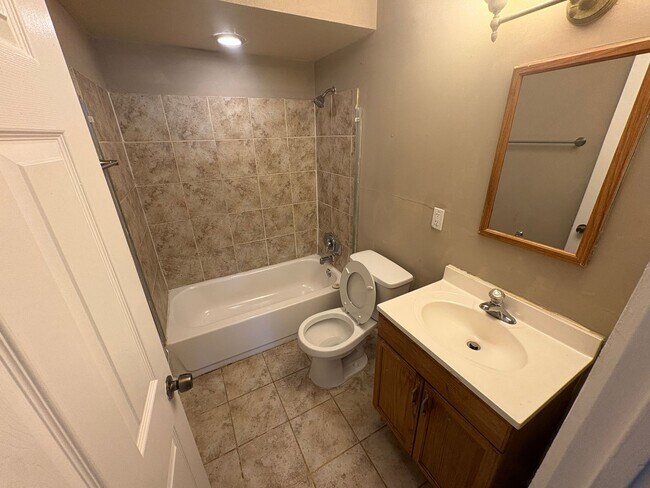Foto del edificio - 8513 Midwood Ave