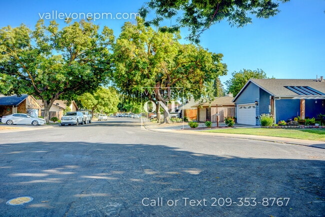 Foto del edificio - 2717 Palomino Ln