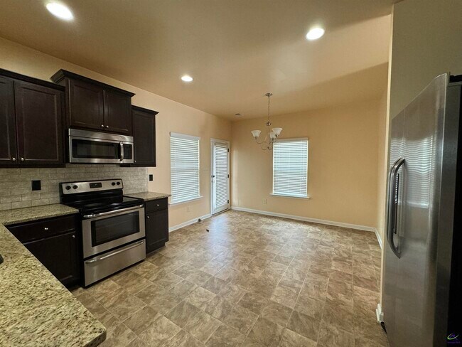 Foto del edificio - 507 Dora Ln