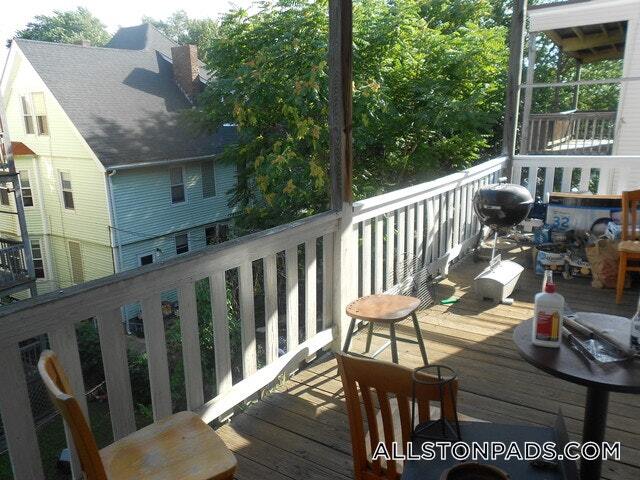 Building Photo - 86 Easton St