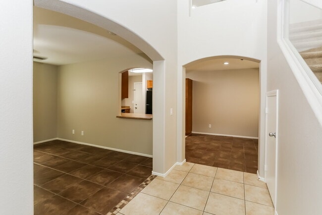 Building Photo - 7712 Custom Weave Ct