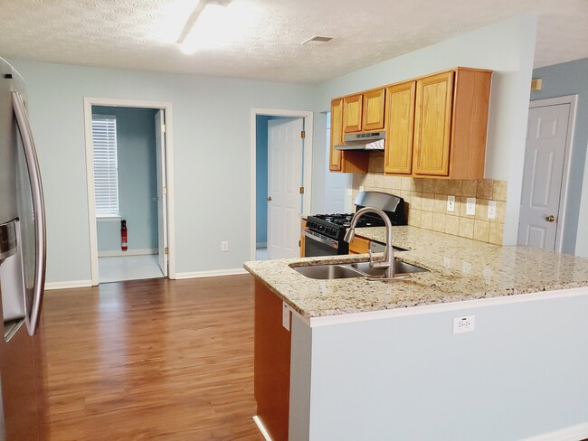 Foto del edificio - 1621 Sparrow Wood Ln SW