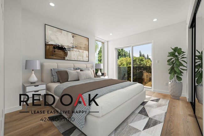 Building Photo - 2001 Vista Del Mar Ave