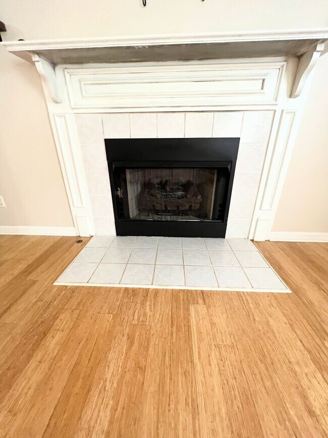 Foto del edificio - 4 Bedroom Home in Lynchburg