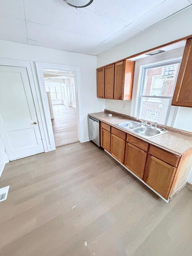 Foto del edificio - 3242-3242 Sycamore Rd